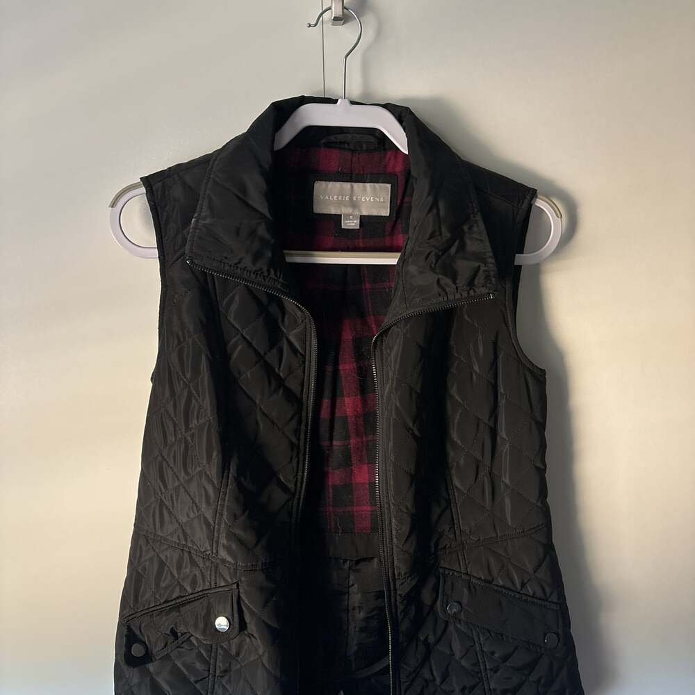 Valerie Stevens- Vest